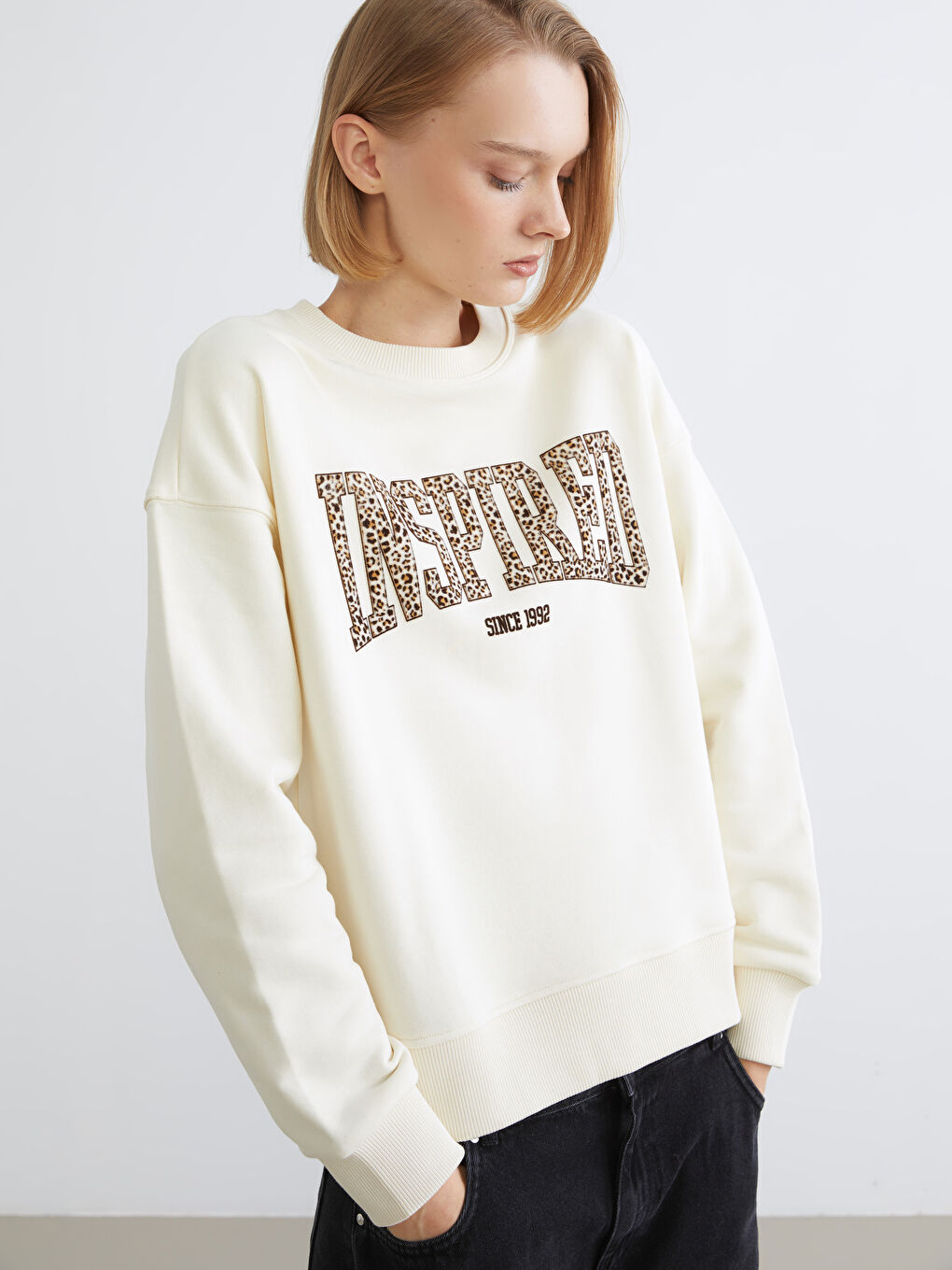 Bej Yazı Baskılı Oversize Kadın Sweatshirt