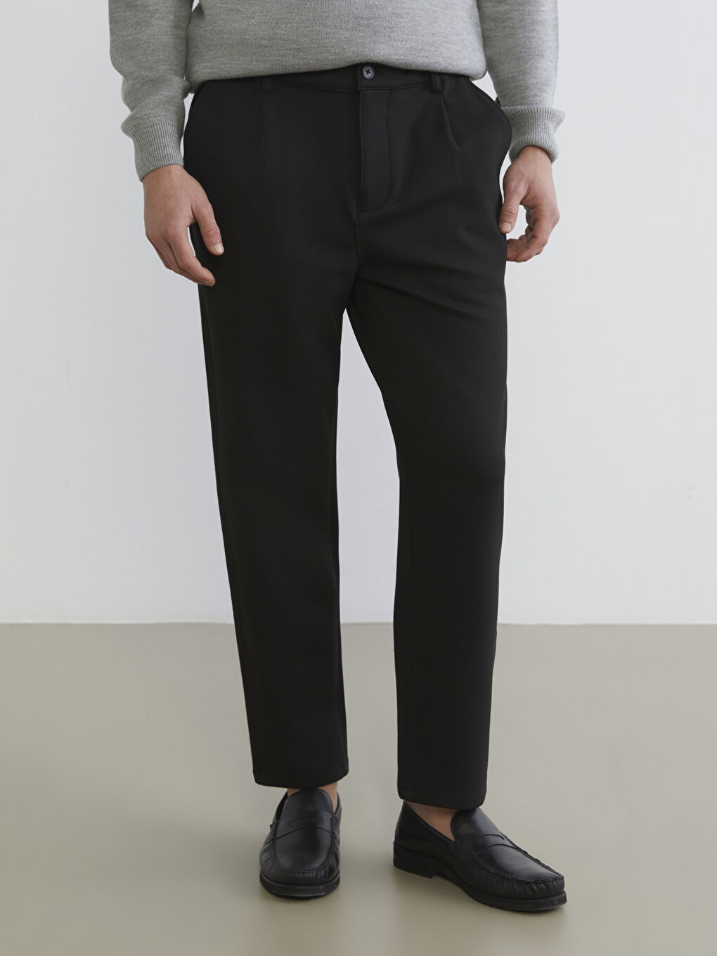 Siyah Standart Kalıp Erkek Pantolon-1