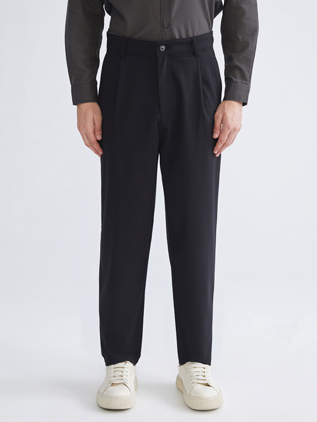 მამაკაცები შავი შარვალი-1