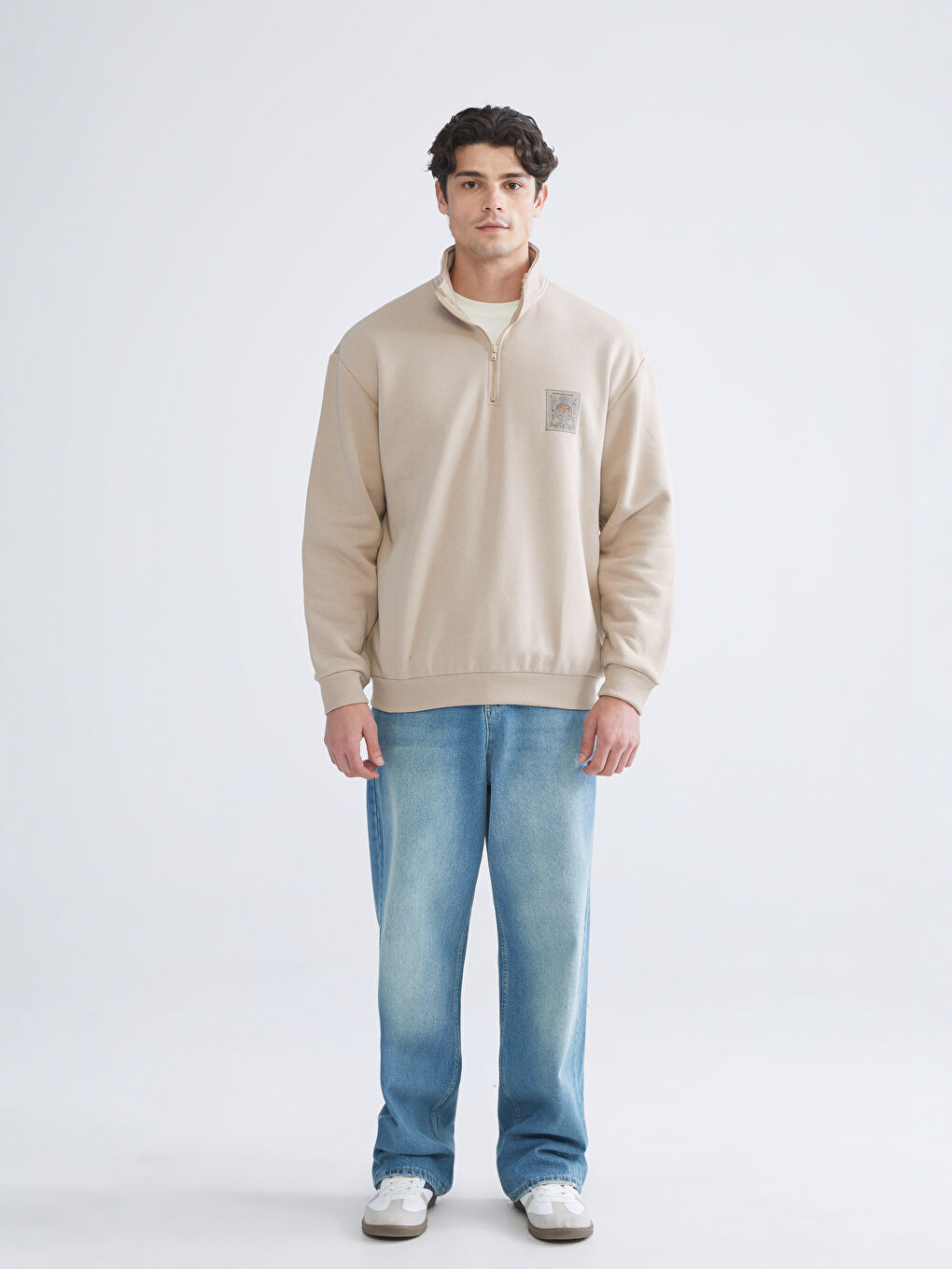 Bej Fermuarlı Dik Yaka Uzun Kollu Erkek Sweatshirt-1