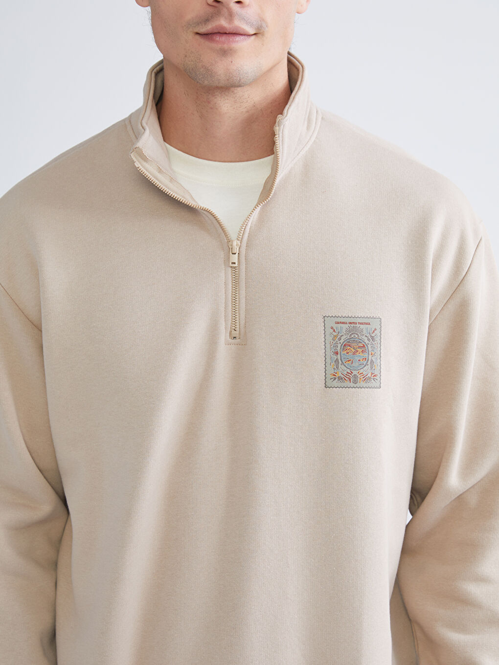 Bej Fermuarlı Dik Yaka Uzun Kollu Erkek Sweatshirt-2