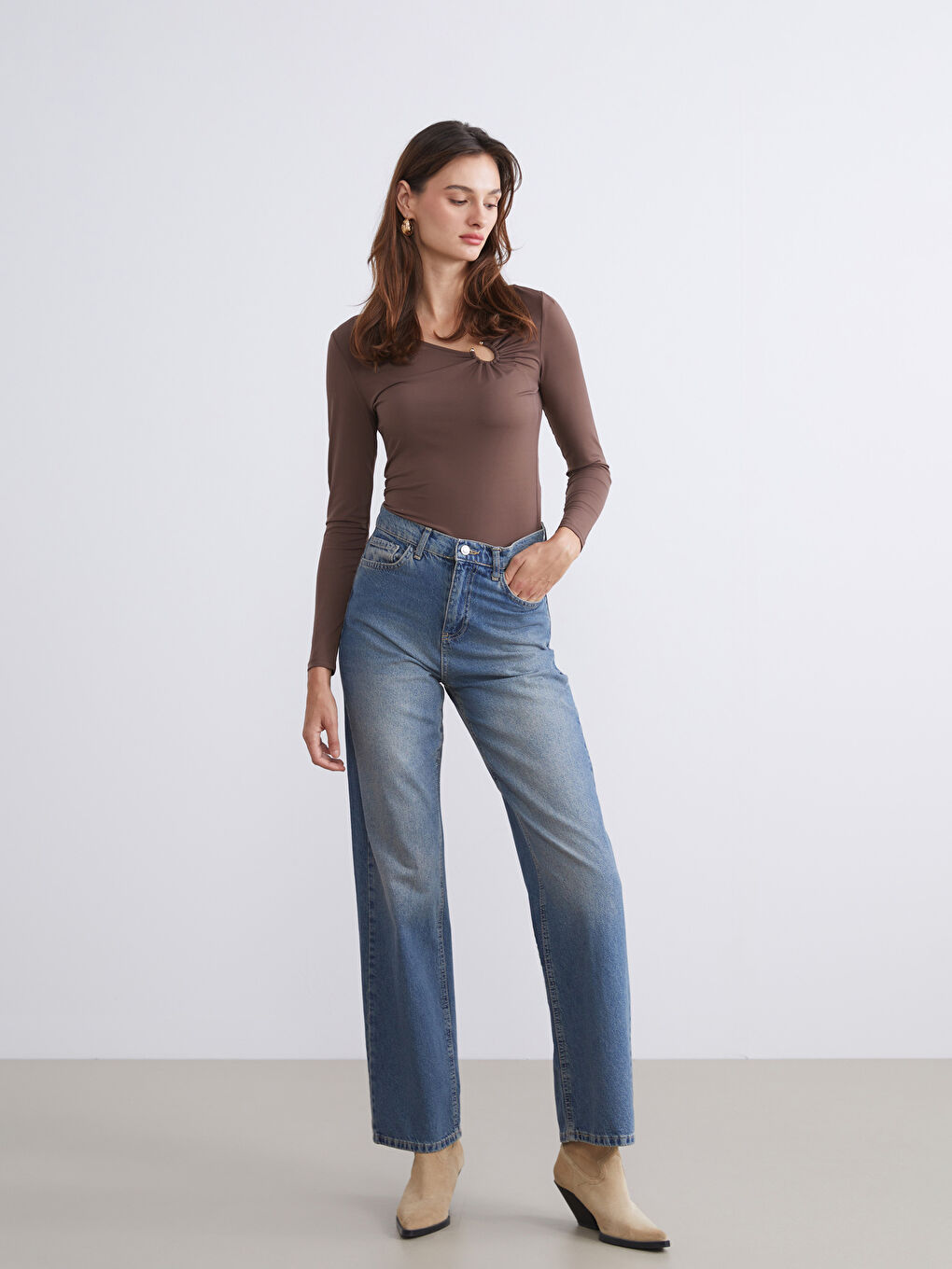 Жіночі джинси прямого крою