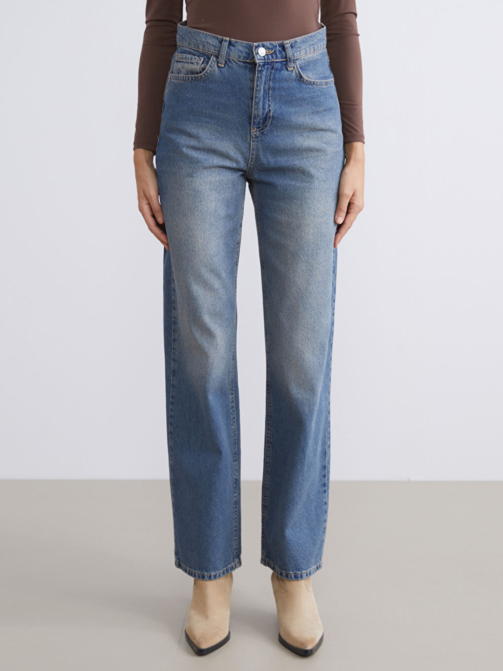 Жіночі джинси прямого крою-1