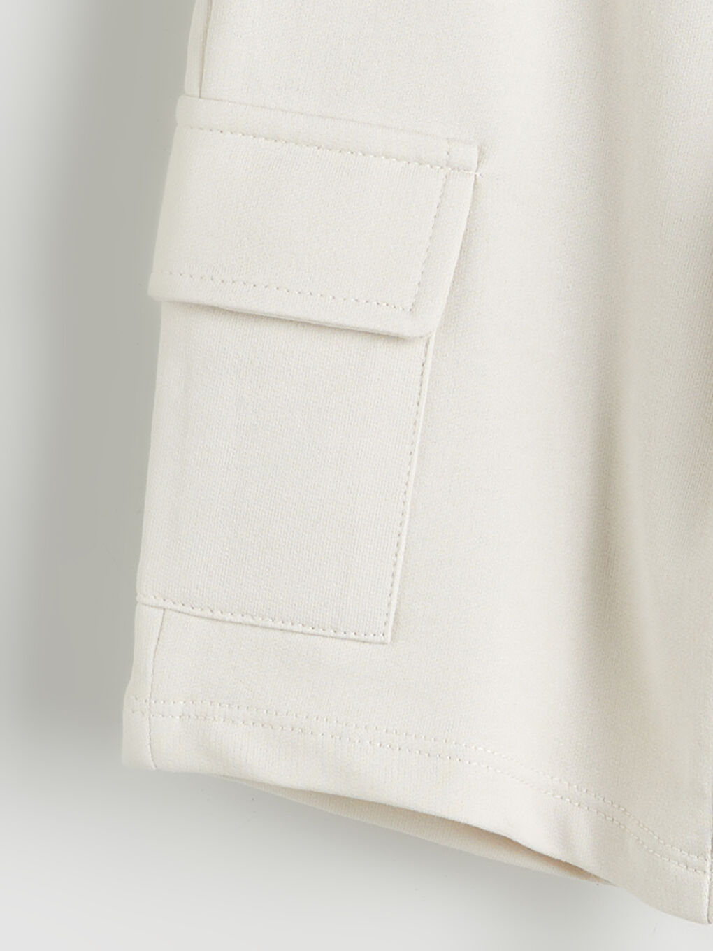 Gri Beli Lastikli Erkek Çocuk Kargo Şort-1