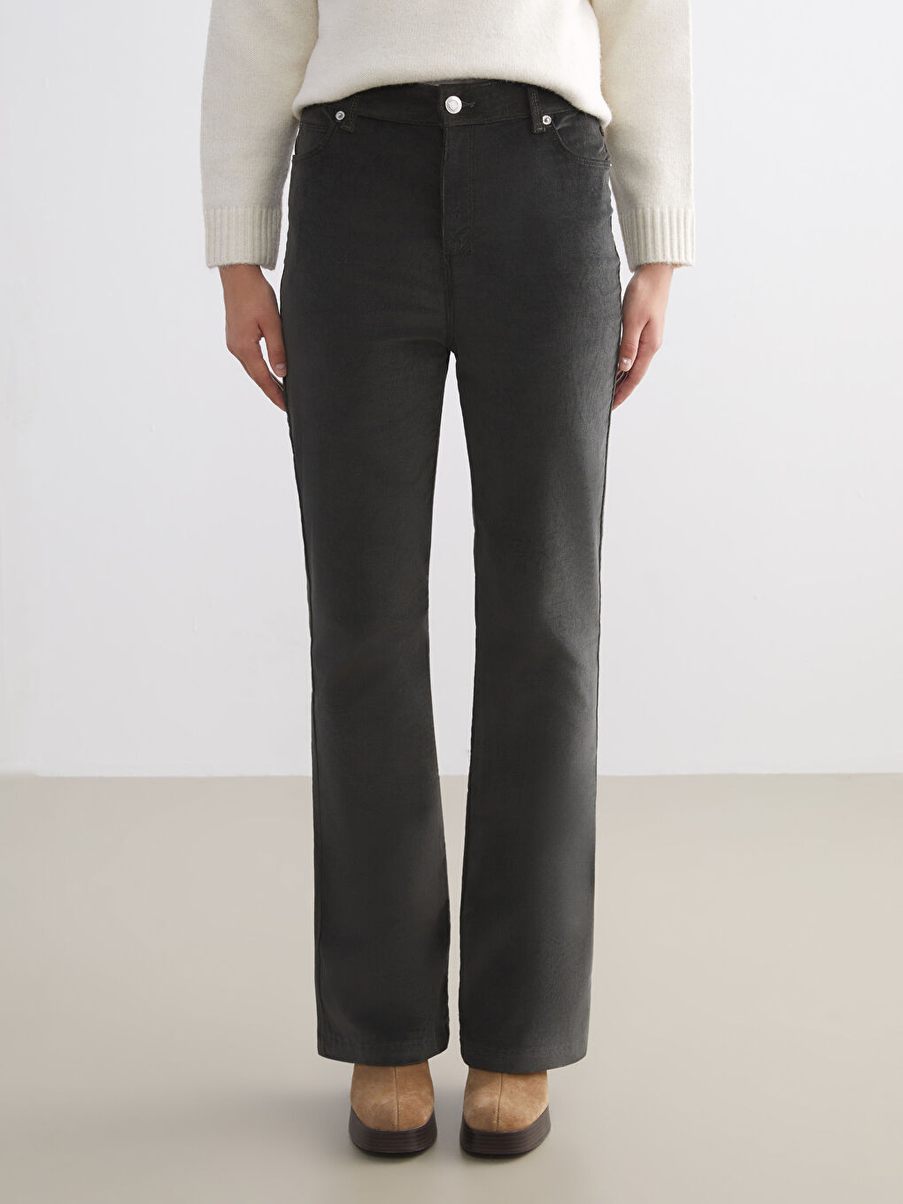 Haki Dar Fit İspanyol Paça Kadife Kadın Pantolon-1