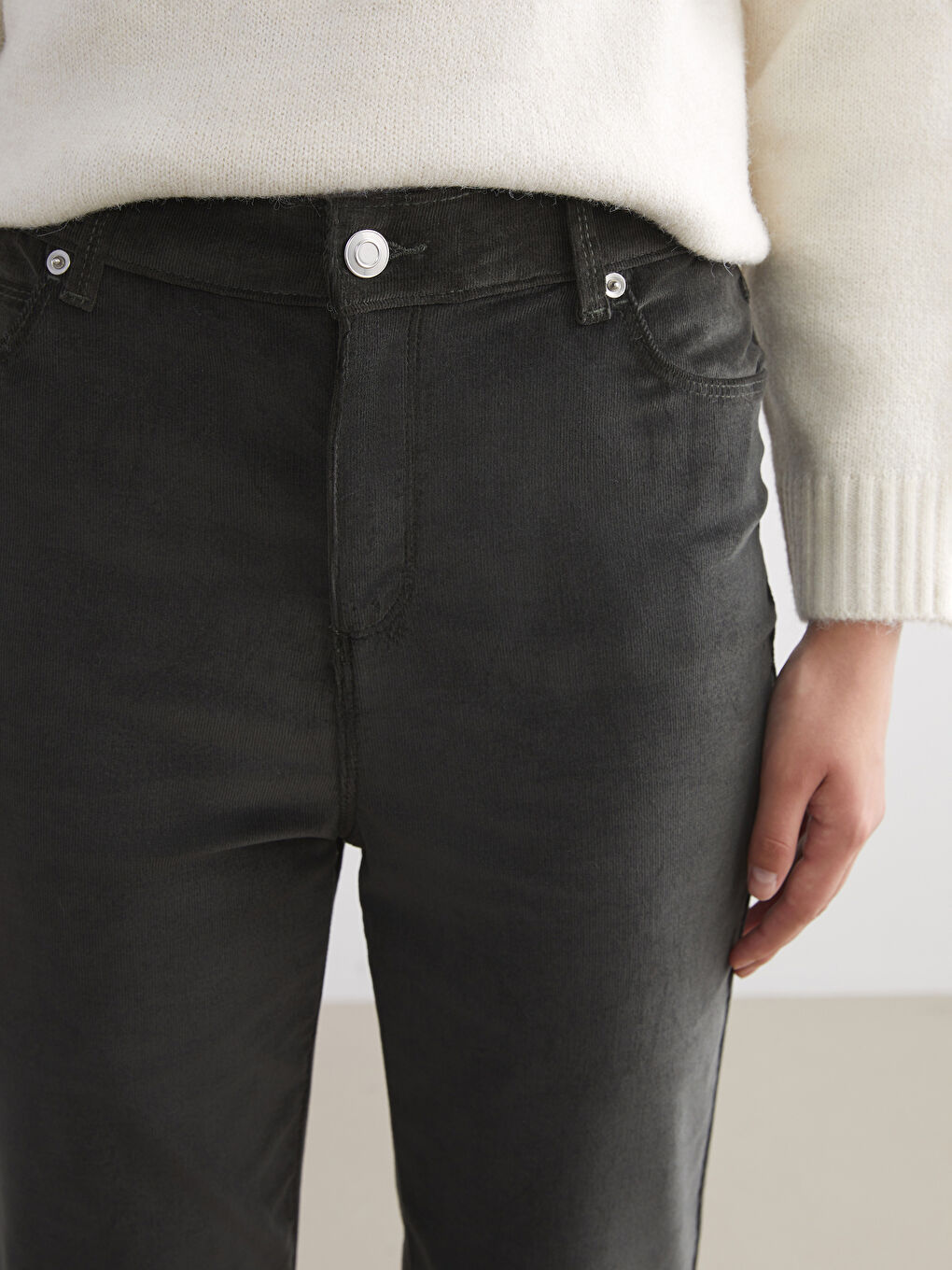 Haki Dar Fit İspanyol Paça Kadife Kadın Pantolon-2