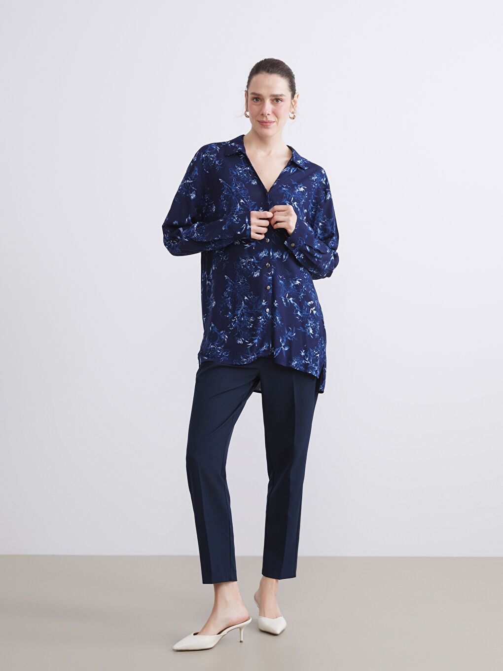 Lacivert Çiçekli Kadın Gömlek-2