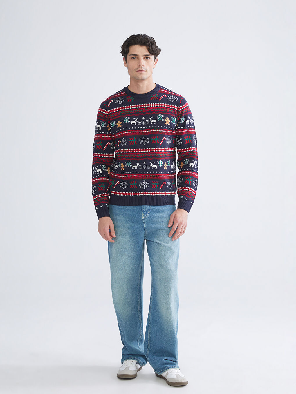 Светр з водолазкою з різдвяною тематикою для чоловіків з трикотажу-1