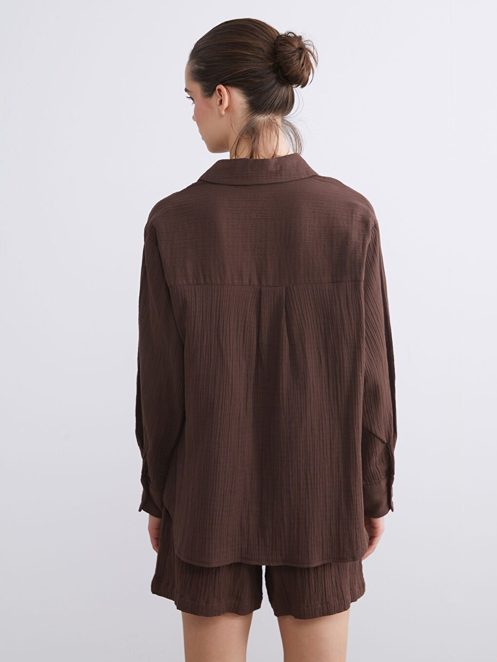 Kahverengi Dokulu Müslin Kadın Gömlek-3