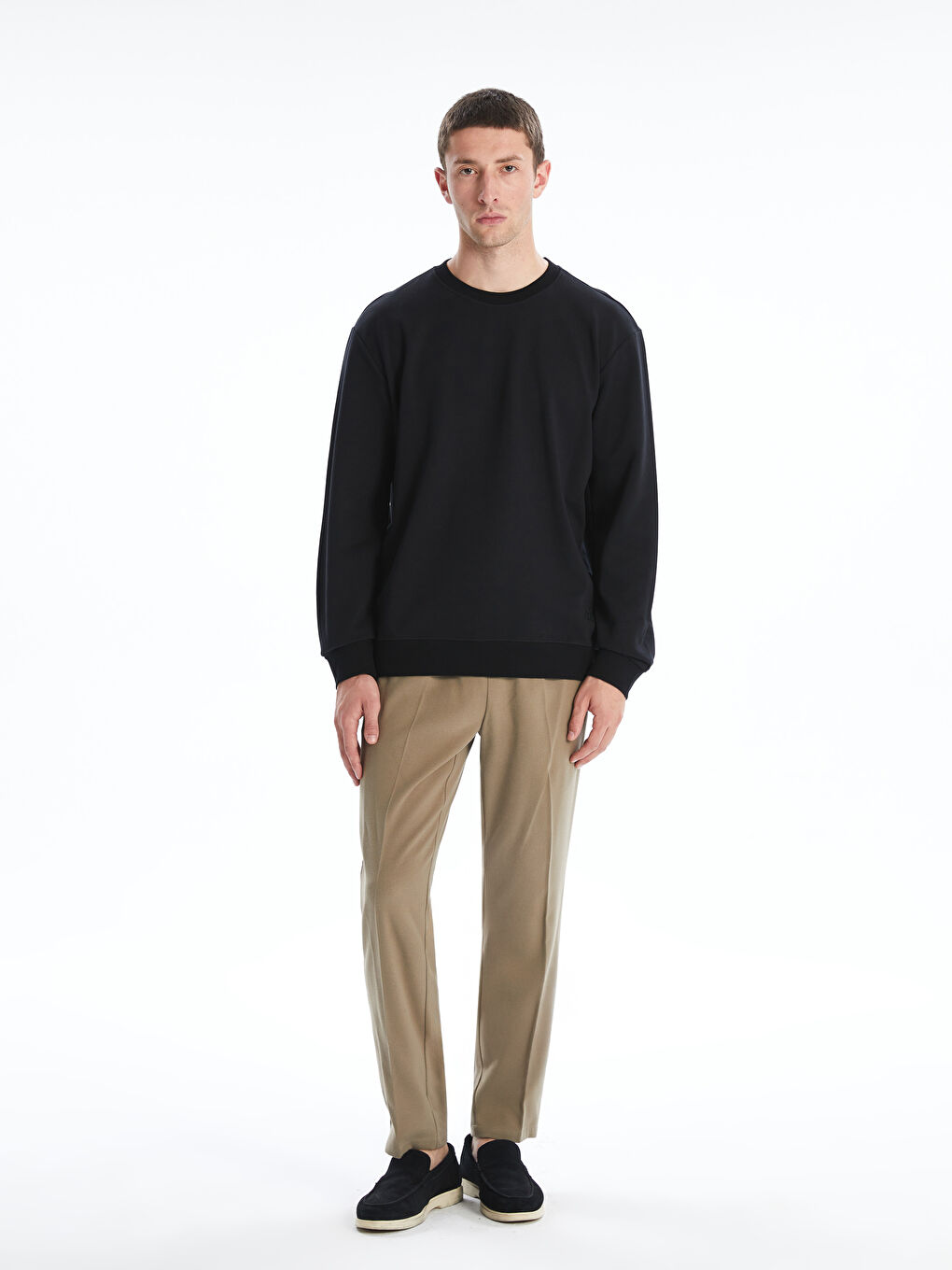 Siyah Bisiklet Yaka Nakışlı Erkek Sweatshirt-1