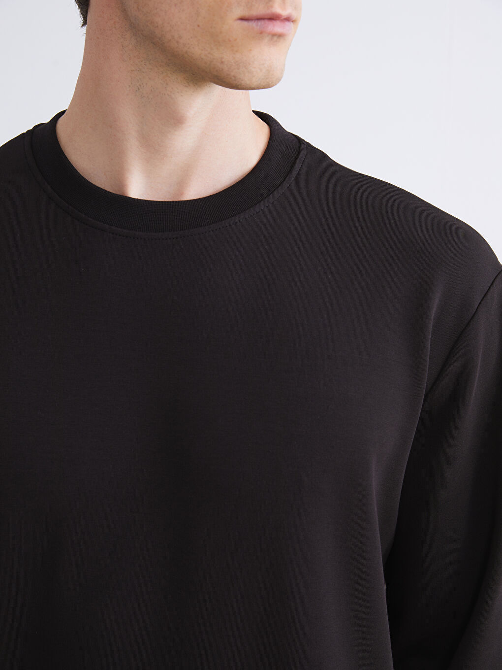 Kahverengi Bisiklet Yaka Nakışlı Erkek Sweatshirt-2