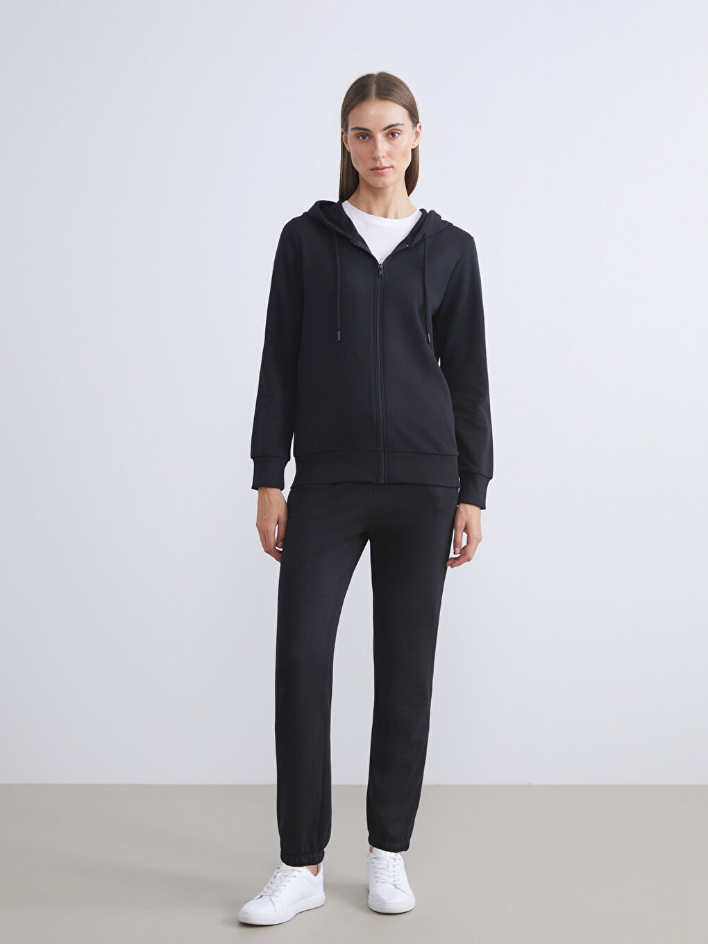 Siyah Kapüşonlu Kadın Fermuarlı Sweatshirt-1