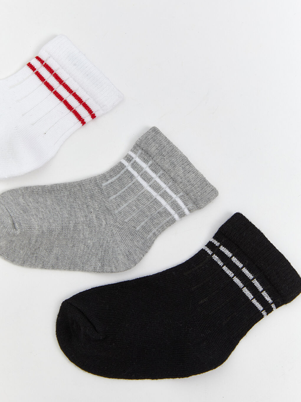 Beyaz Desenli Erkek Çocuk Soket Çorap 3'lü-1