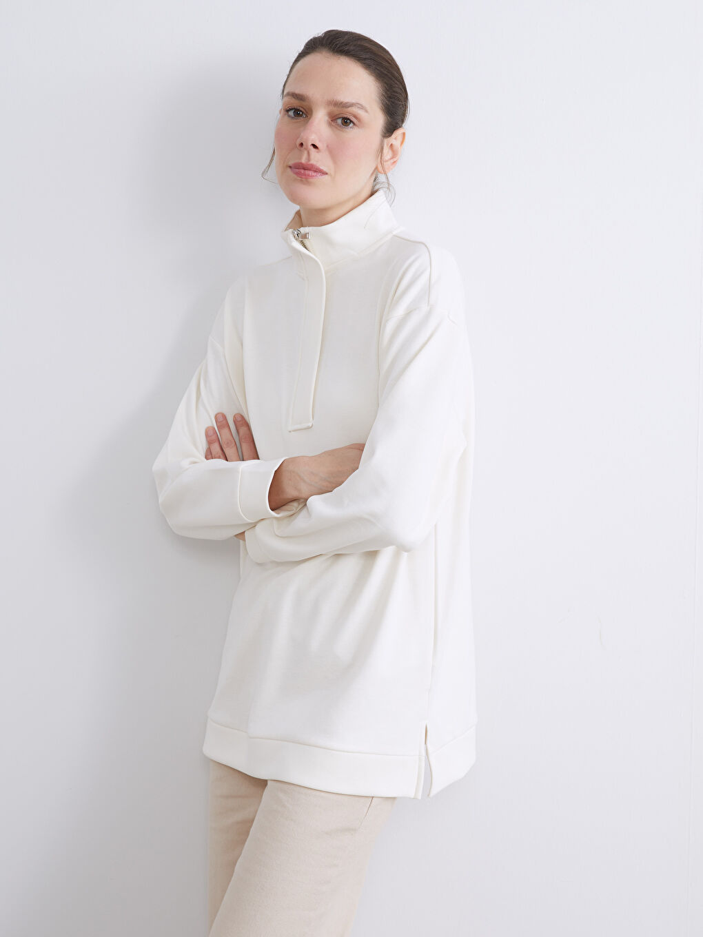 Ekru Dik Yaka Kadın Sweatshirt Tunik