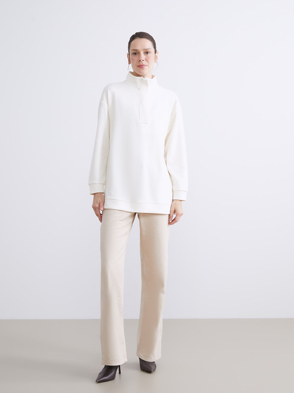 Ekru Dik Yaka Kadın Sweatshirt Tunik-1