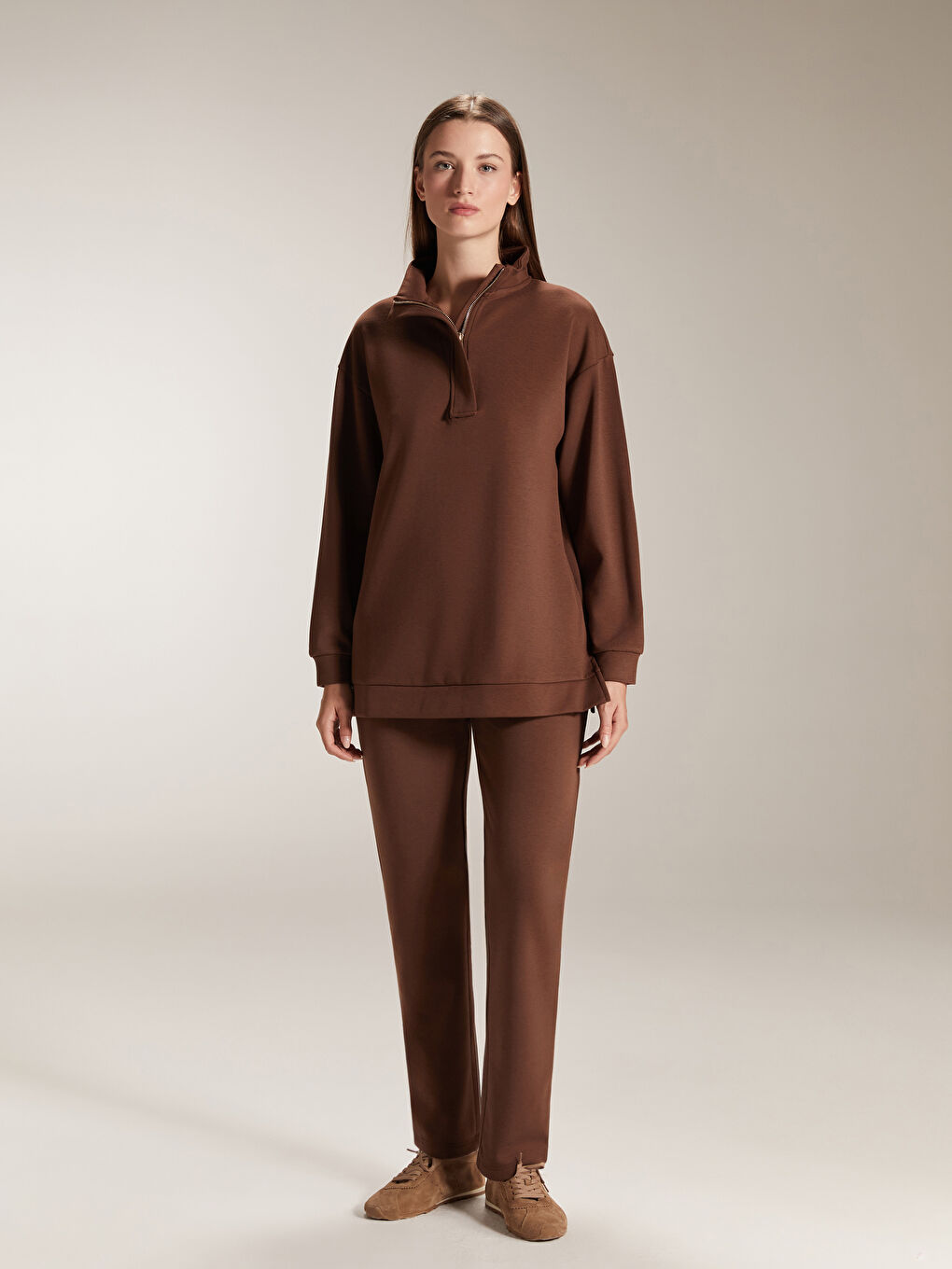 Kahverengi Dik Yaka Kadın Sweatshirt Tunik-1