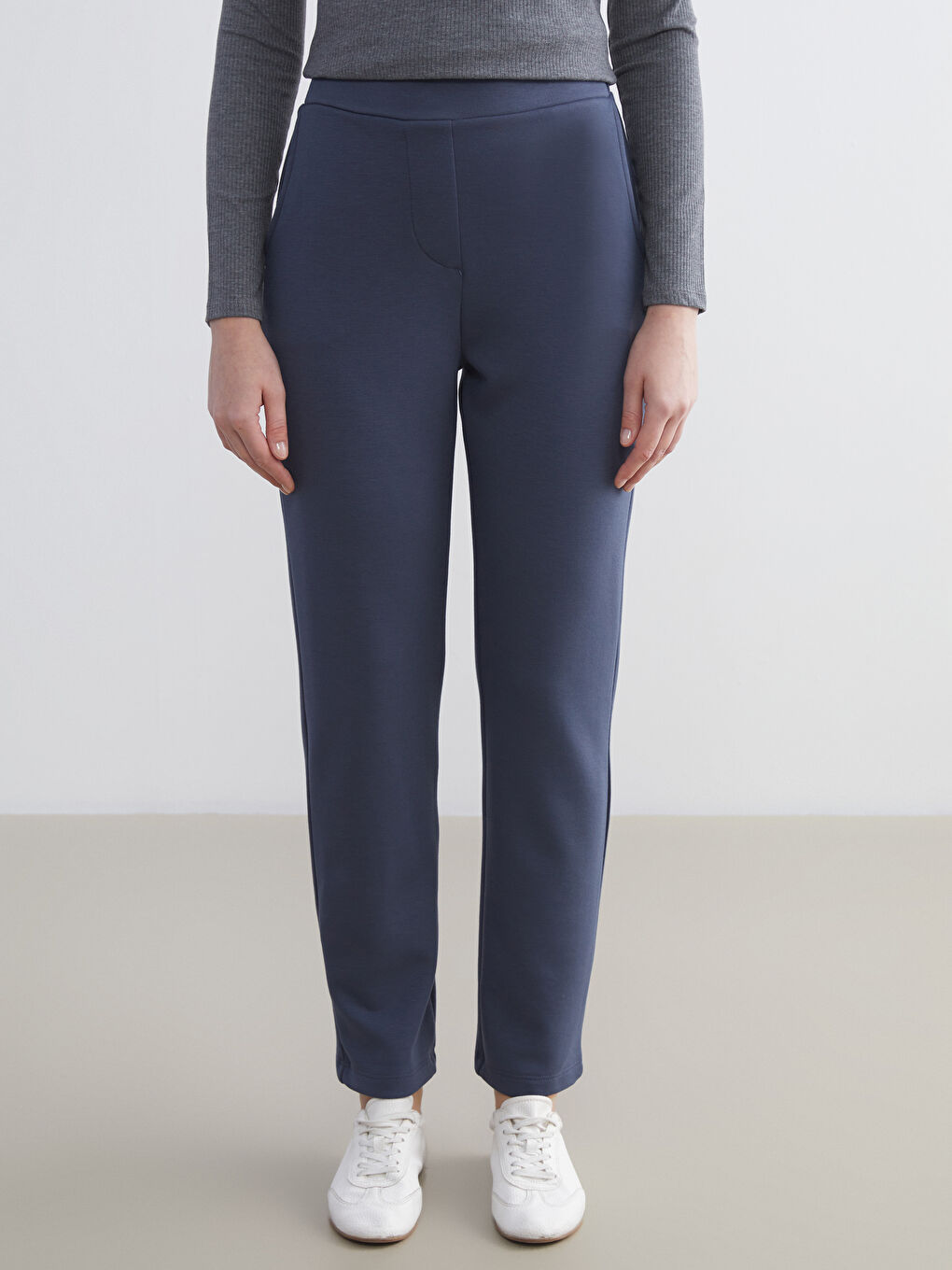 Antrasit Beli Lastikli Kadın Eşofman Altı-1