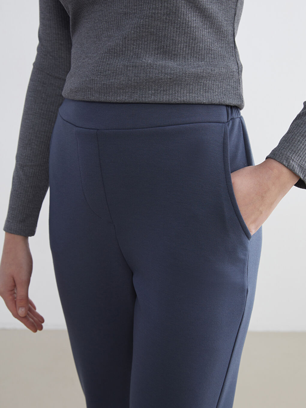 Antrasit Beli Lastikli Kadın Eşofman Altı-2