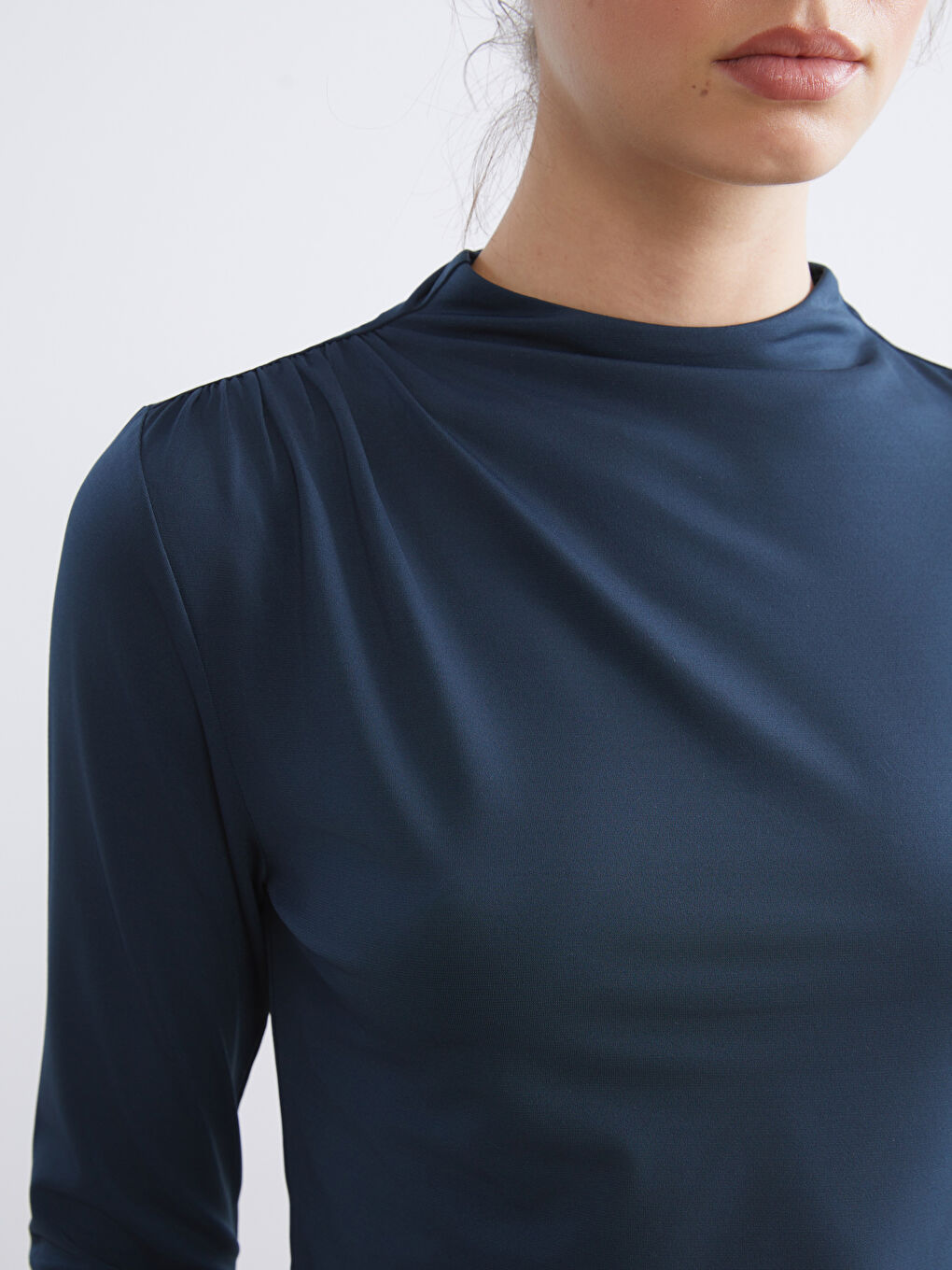 LCW Vision Funnel Neck Ruched Blouse -W5GB54Z8-R4U