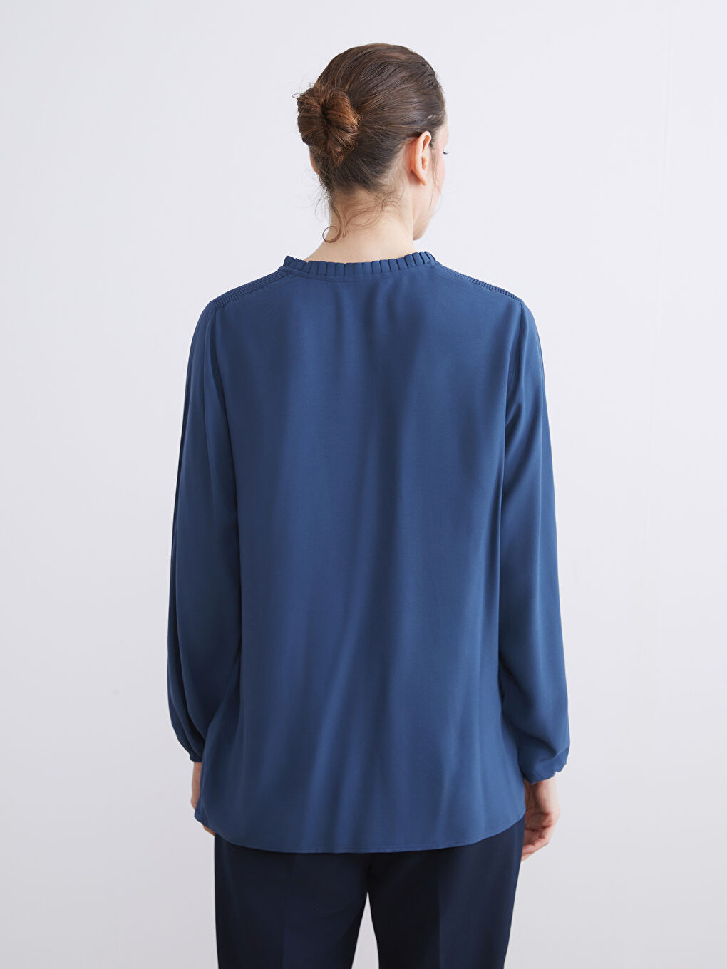 İndigo Fırfırlı Bağlamalı Yaka Bluz-4
