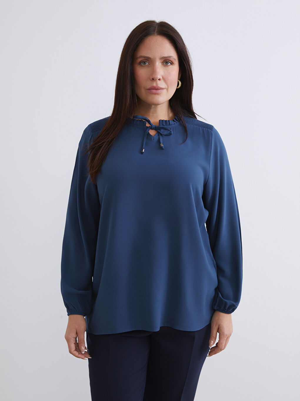 İndigo Fırfırlı Bağlamalı Yaka Bluz-1