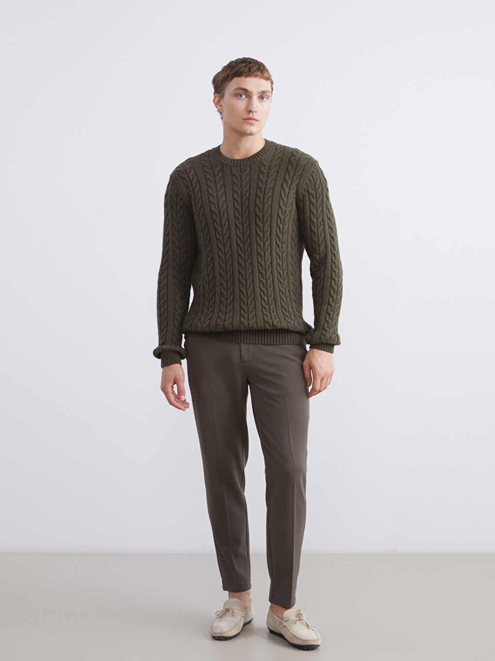 Мужской трикотажный свитер с круглым вырезом и длинными рукавами-1