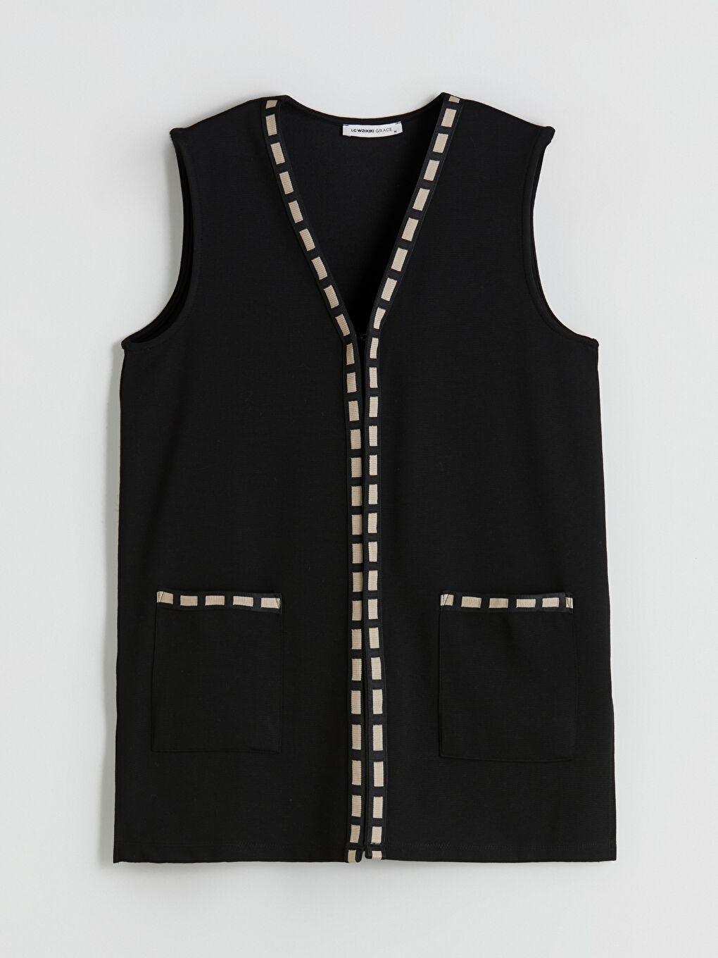 Siyah V Yaka Nakışlı Kadın Yelek-6