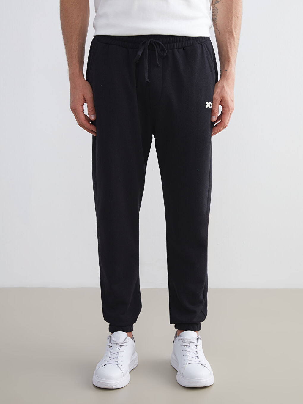Siyah Standart Kalıp Erkek Jogger Eşofman Altı-1