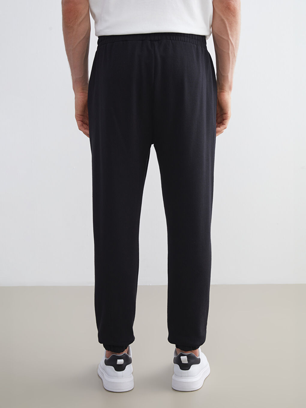 Siyah Standart Kalıp Erkek Jogger Eşofman Altı-3