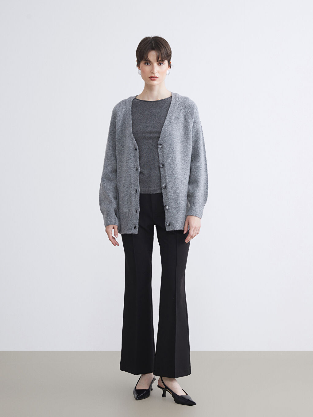 Antrasit V Yaka Kadın Triko Hırka-1