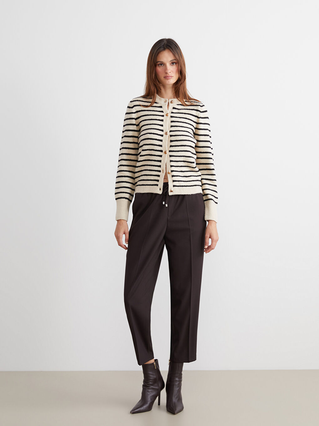 Bej Bisiklet Yaka Çizgili Kadın Triko Hırka-1