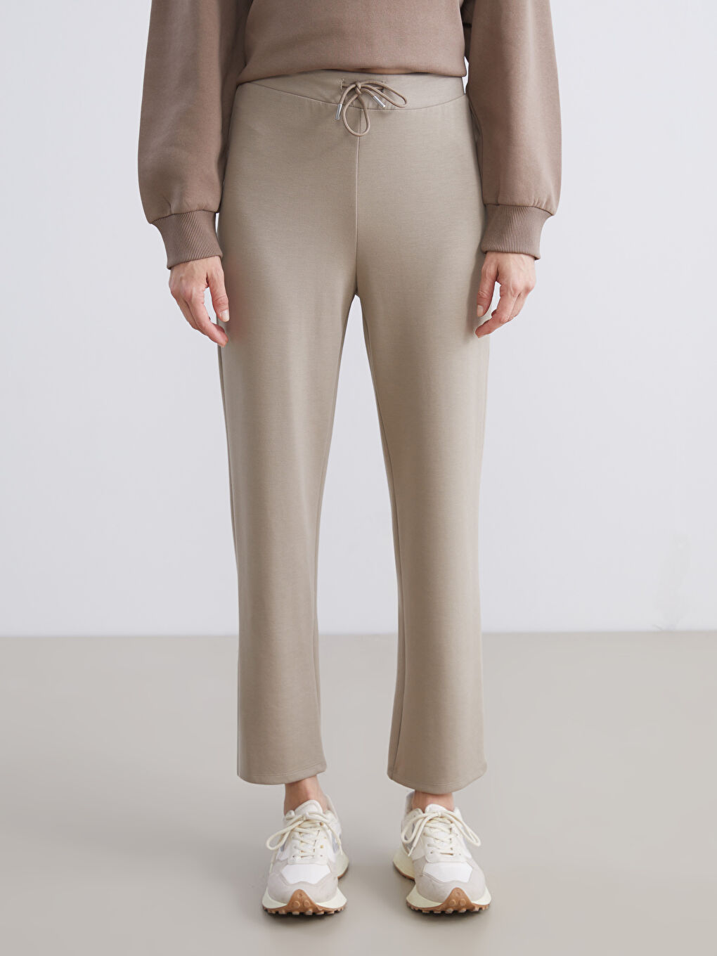 Bej Beli Lastikli Kadın Eşofman Altı-1