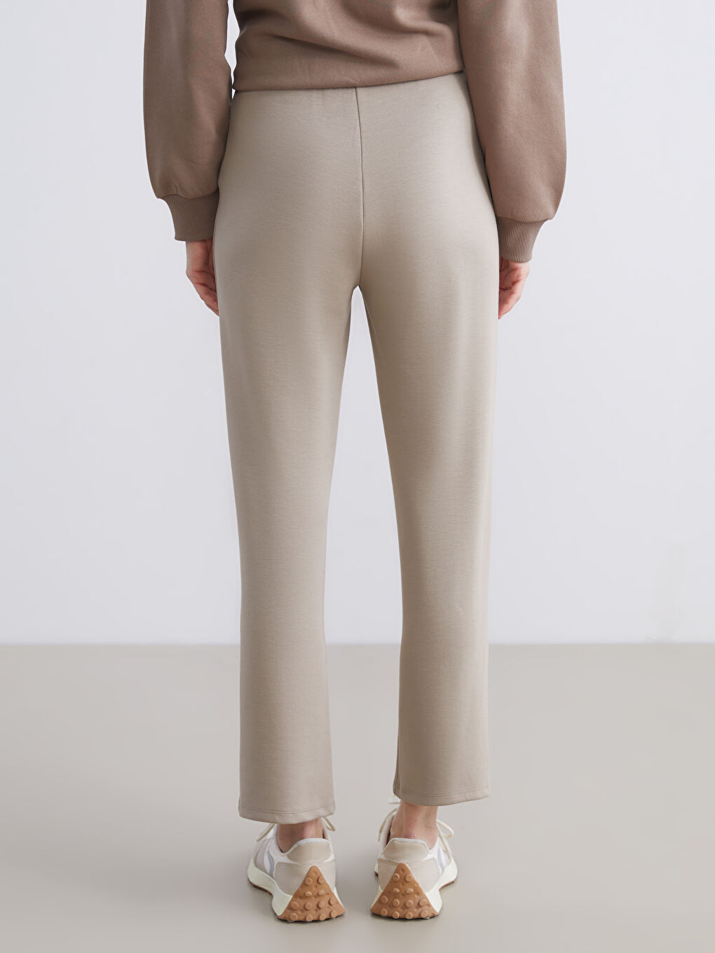 Bej Beli Lastikli Kadın Eşofman Altı-3