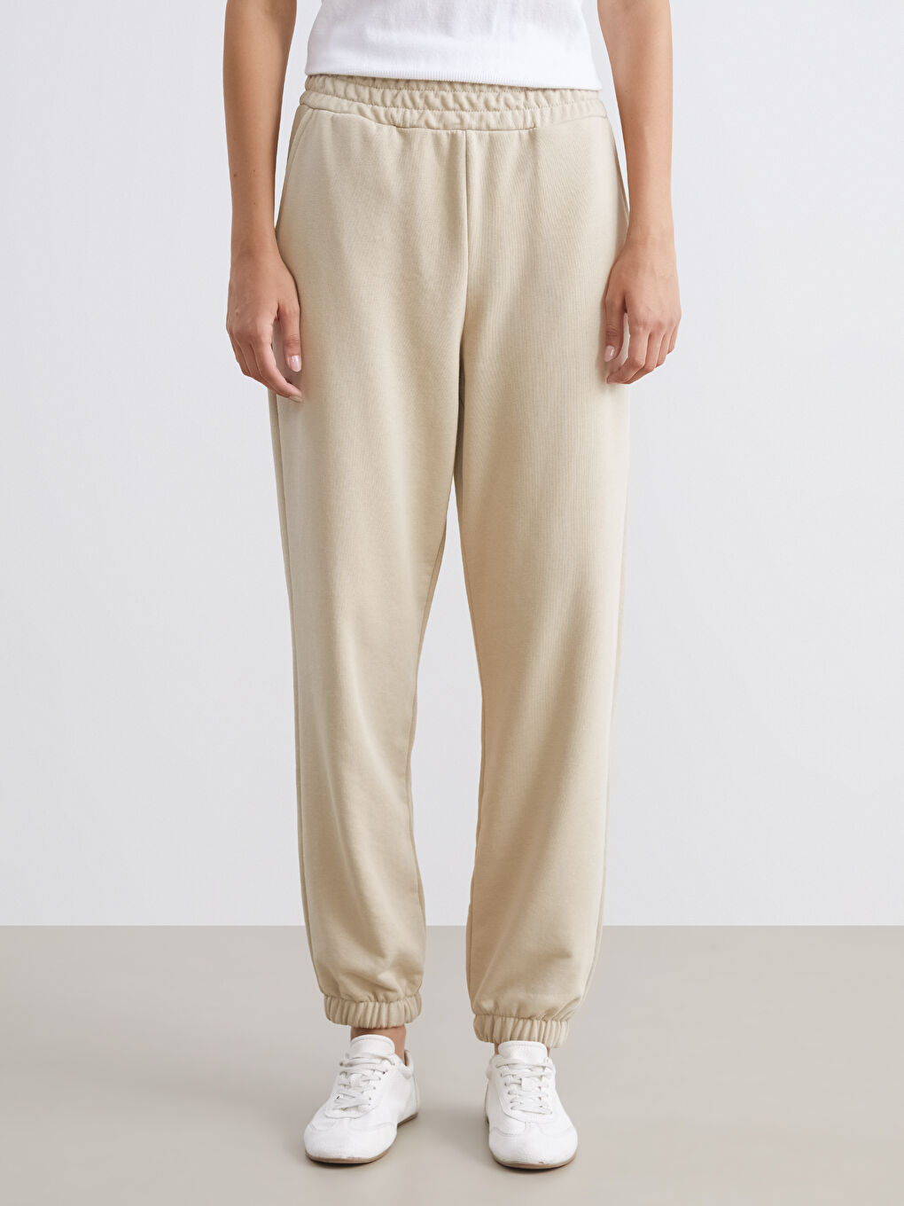 Bej Beli Lastikli Kadın Jogger Eşofman Altı-1