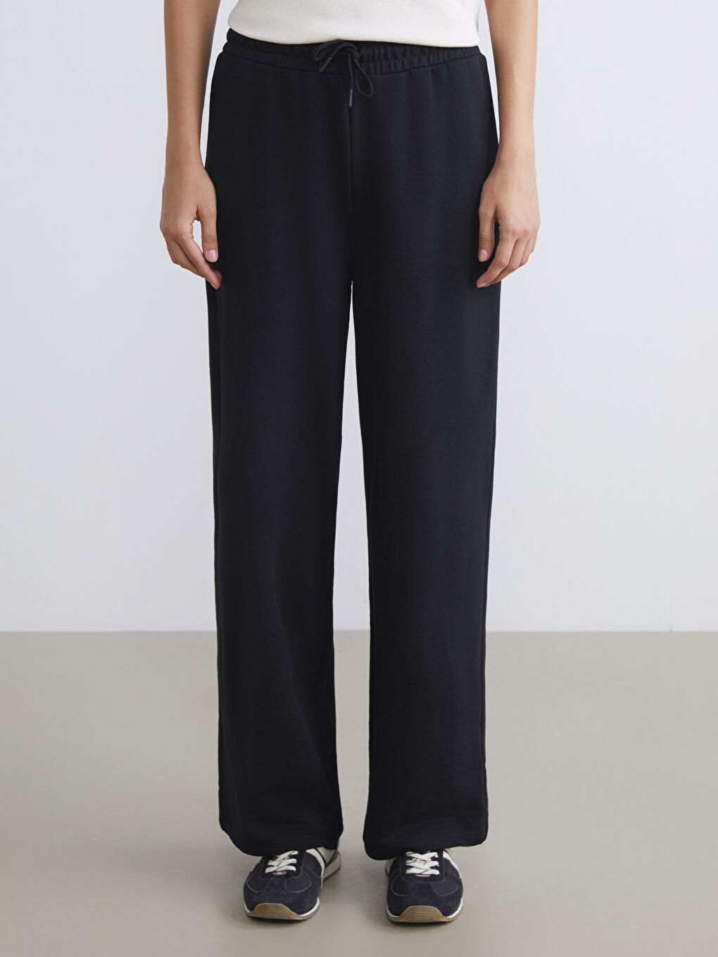 Women's Sweatpants with Elastic Waist-1