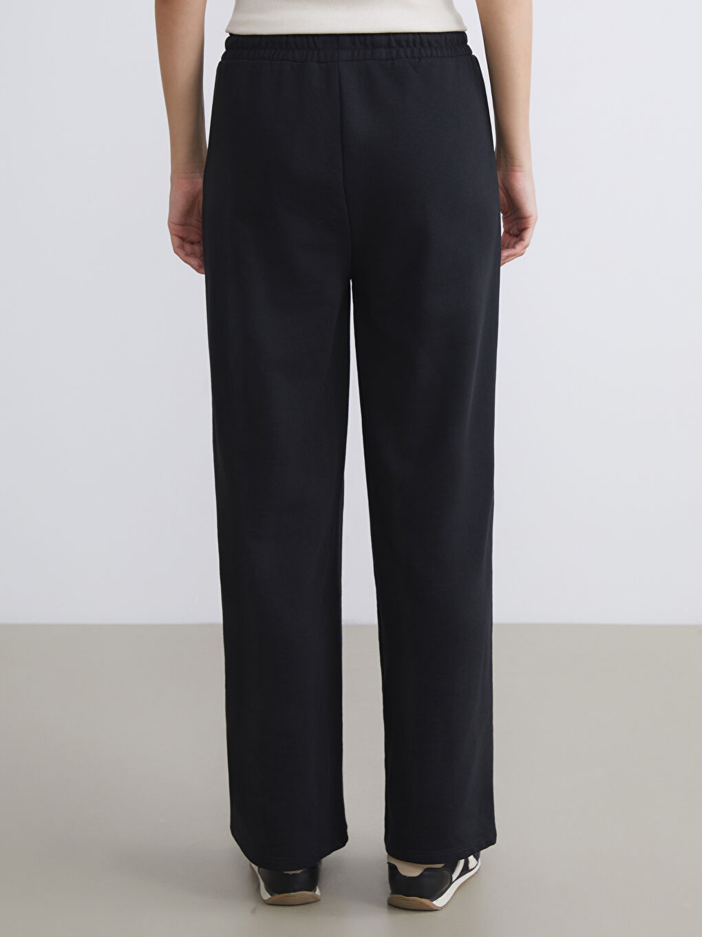 Women's Sweatpants with Elastic Waist-3