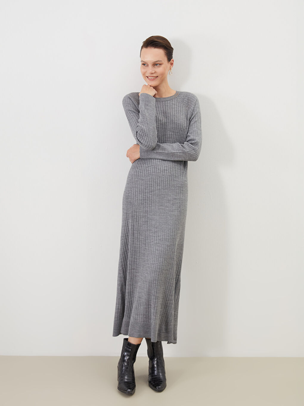 LCW Modest فستان بياقة دائرية -W5GD24Z8-YBQ