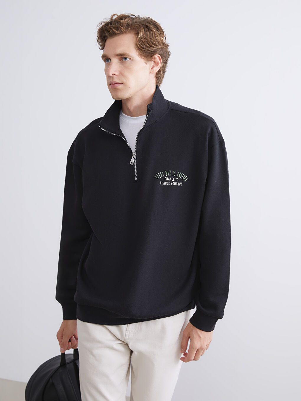 Siyah Dik Yaka Baskılı Erkek Sweatshirt