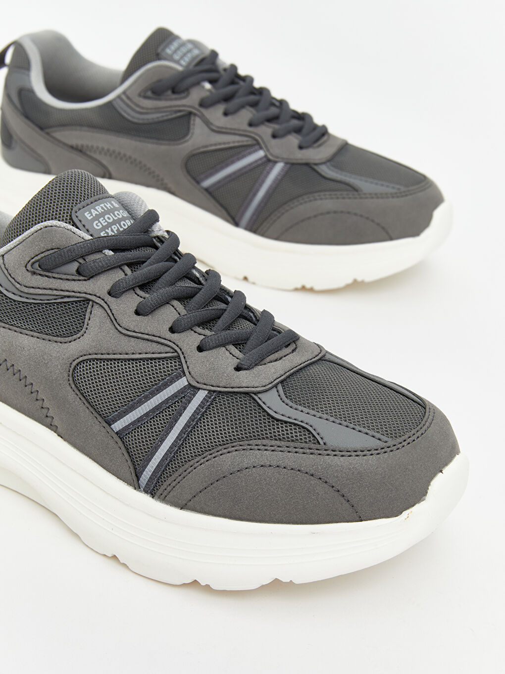 Gri Bağcıklı File Detaylı Erkek Spor Ayakkabı-2