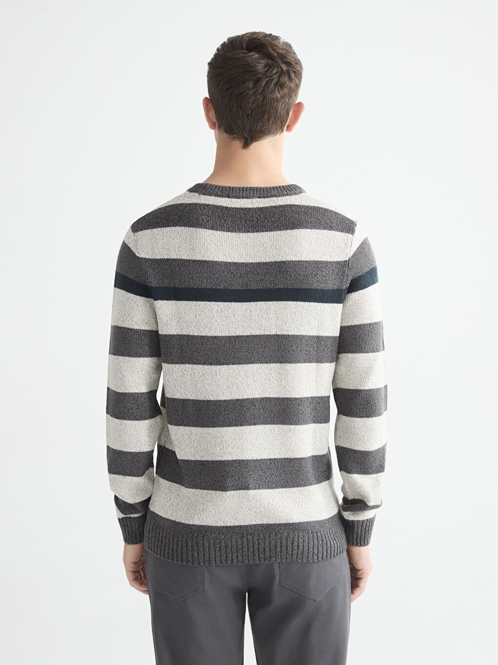 Crew Neck Striped Men's Knitwear Sweater-3