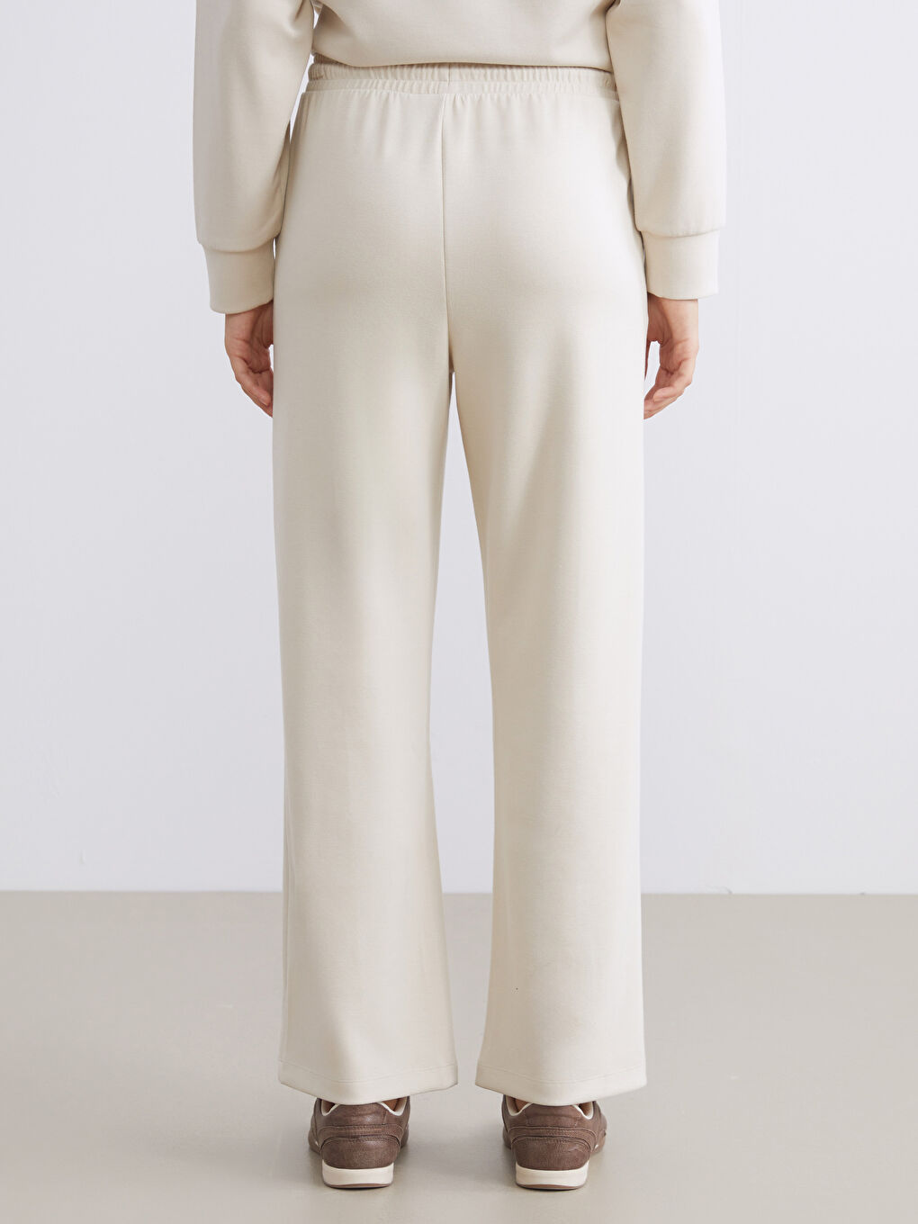 Women's Sweatpants with Elastic Waist-3