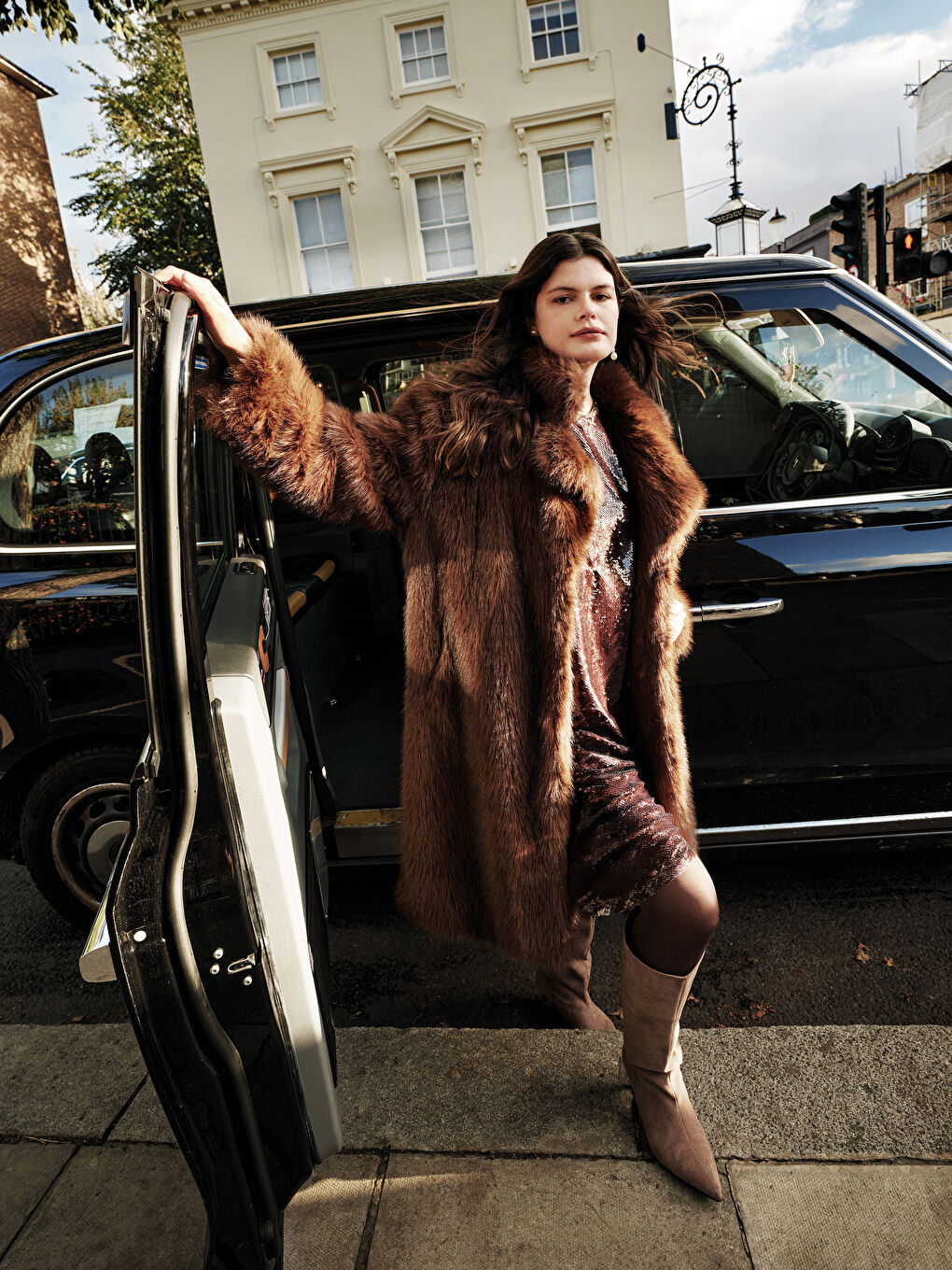 Kahverengi Ceket Yaka Kadın Kürk Kaban