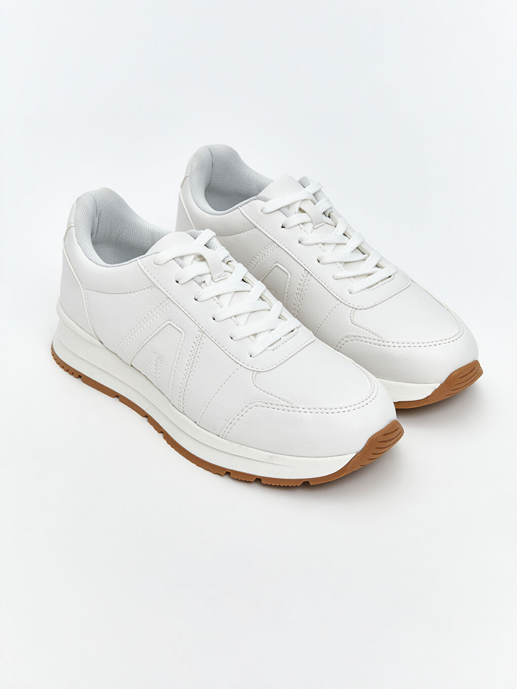 Beyaz Deri Görünümlü Kadın Spor Ayakkabı