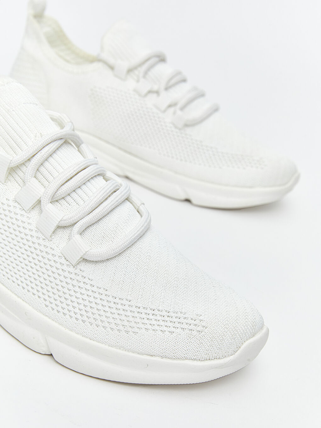 Beyaz Bağcıklı File Detaylı Kadın Spor Ayakkabı-2