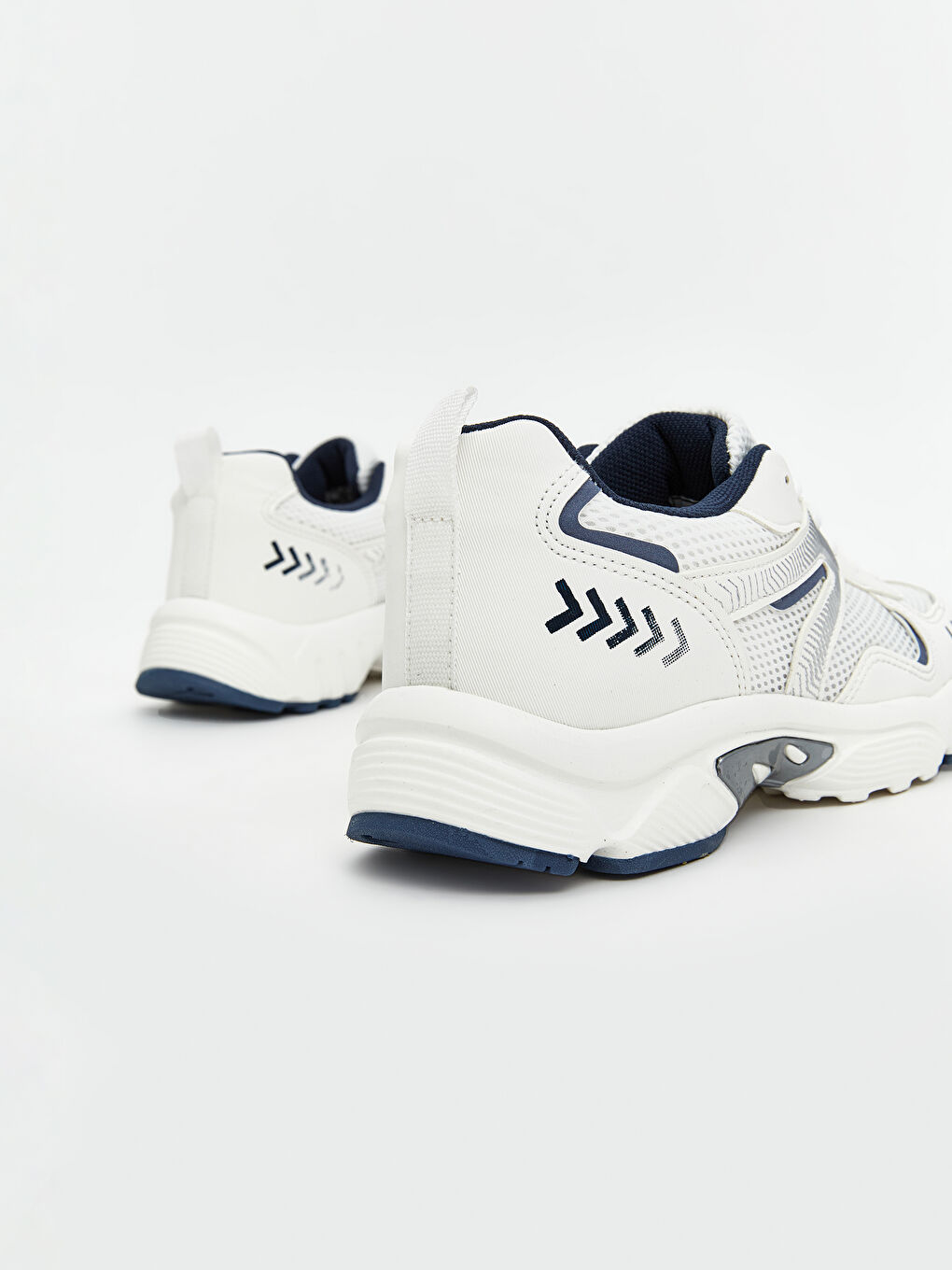 Beyaz Bağcıklı Kadın Spor Ayakkabı-4