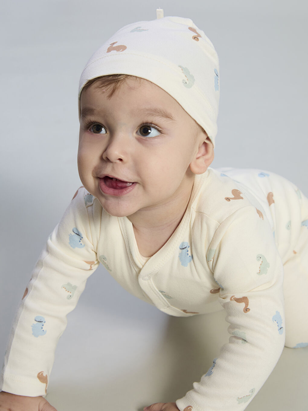 V-Neck Printed Baby Boys' Newborn Set-1