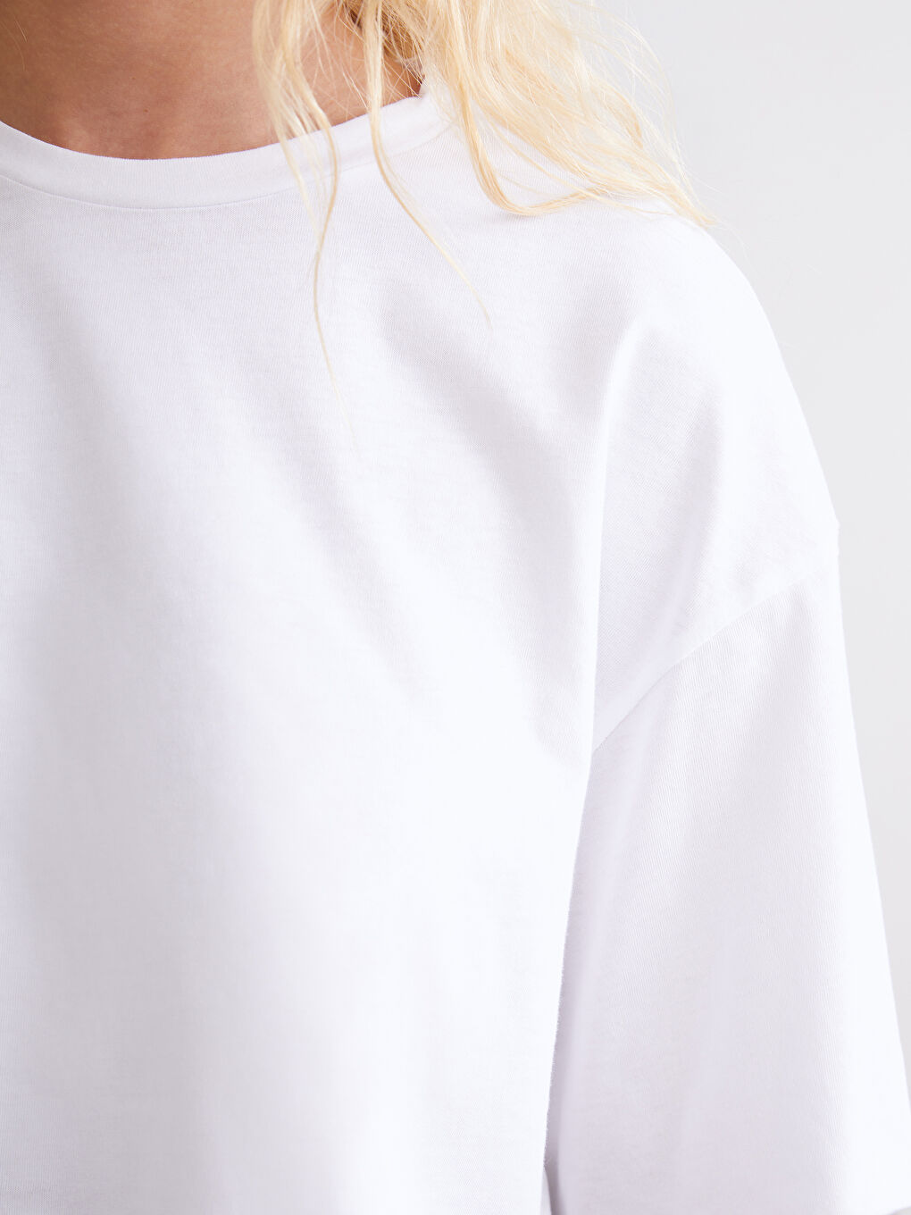 Crew Neck Oversize Crop Women's Sports T-Shirt-2