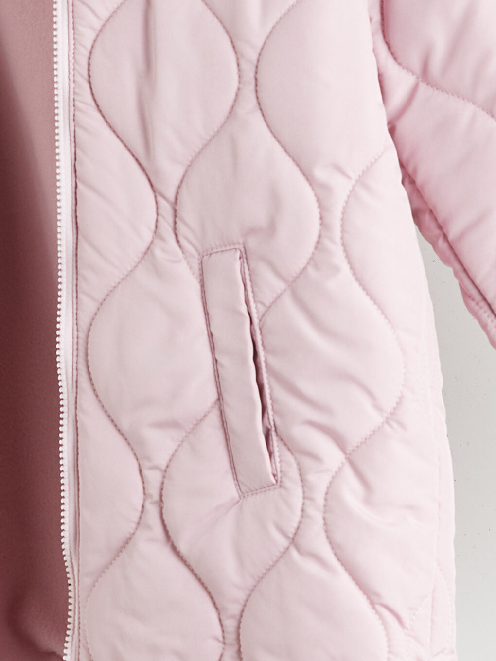 Pembe Kapüşonlu Kapitone Desenli Kız Çocuk Mont-2