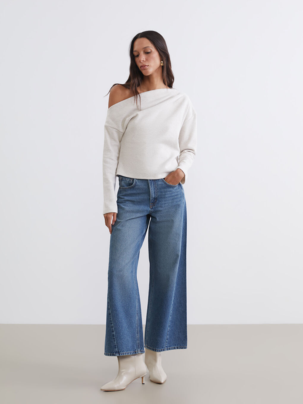 Ekru Kayık Yaka Büzgülü Bluz-1