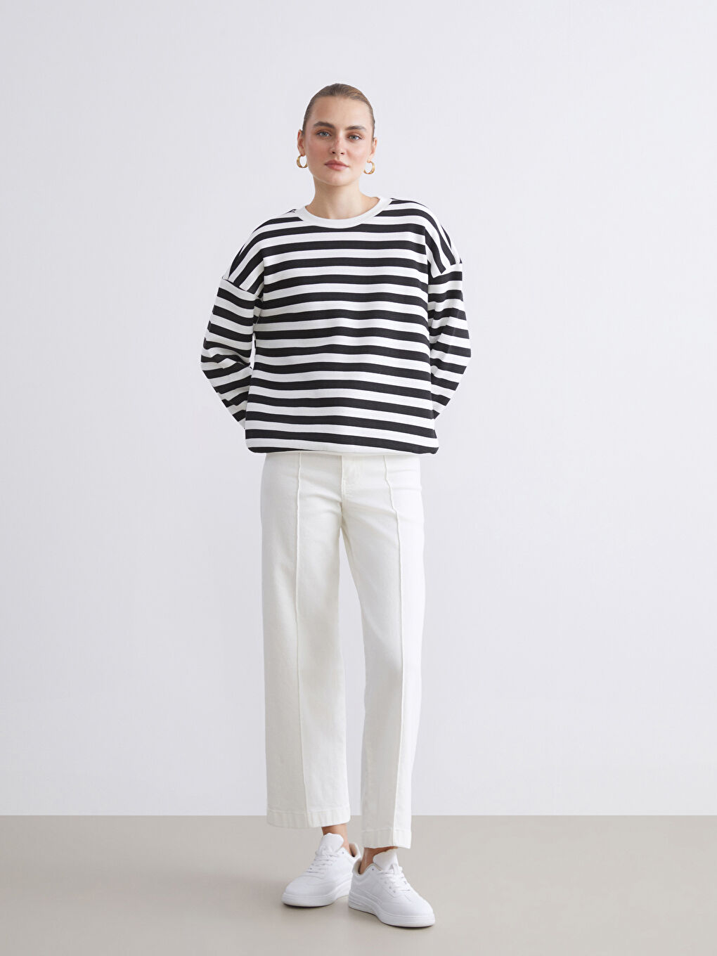 Crew Neck Striped Oversize Women's Sweatshirt-1